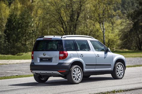 „Škoda Yeti“ automobilis kalnuotame kraštovaizdyje