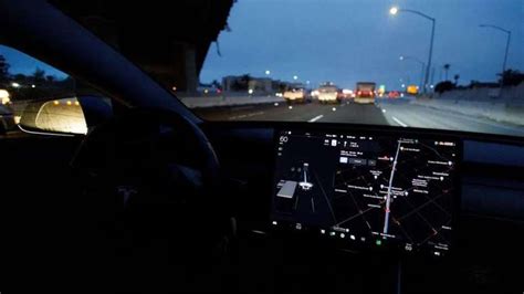 Grafikas, iliustruojantis budrumo svarbą naudojant autopiloto sistemas