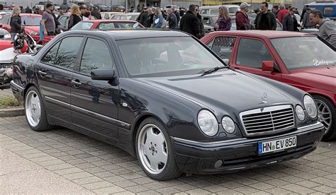 Mercedes-Benz E-Class W210 interjero nuotrauka