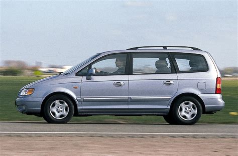 Hyundai Trajet 2.0 GLS automobilio nuotrauka