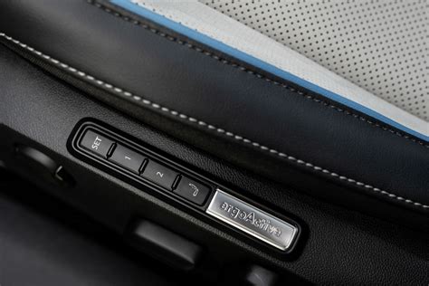 Volkswagen Tiguan ergoActive sėdynių detalė su masažo funkcija