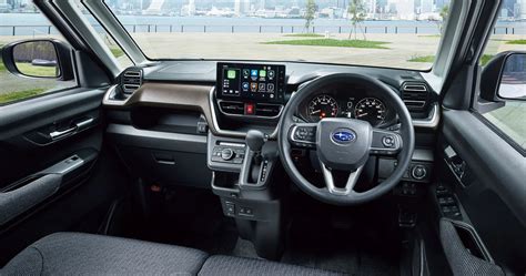 Nuotrauka: Subaru Impreza interjeras su sportinėmis sėdynėmis