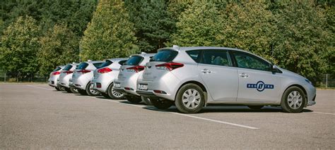 Pritaikyto automobilio salono su rankiniu valdymu nuotrauka