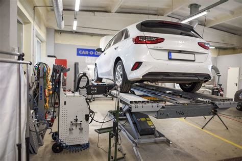 Automobilių dalių ir kėbulo remonto paslaugų pavyzdžiai