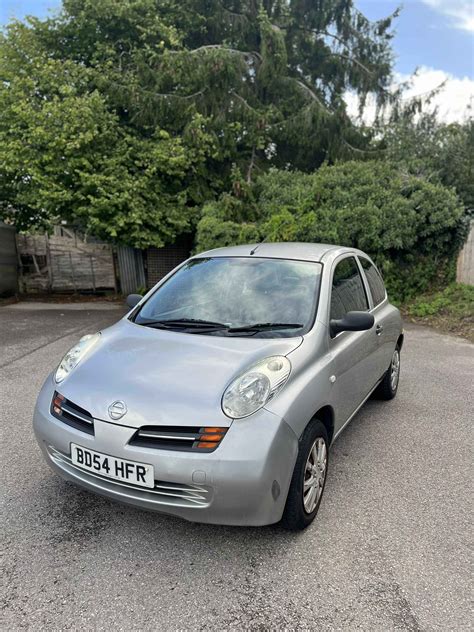 Nissan Micra 2004 su R15 ratlankiais