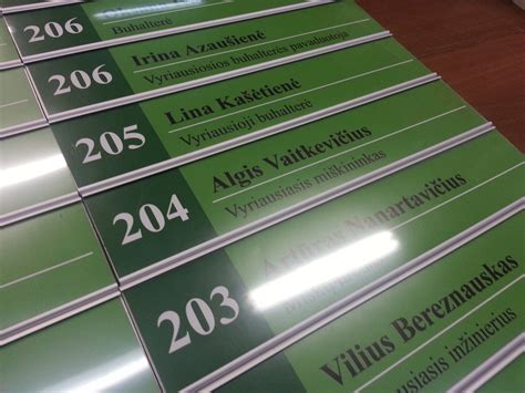 Pavyzdys informacinės lentelės, žyminčios privačią automobilių stovėjimo vietą