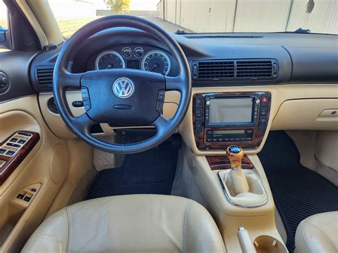 Thematic photo of a VW Passat B5 interior with emphasis on the audio system