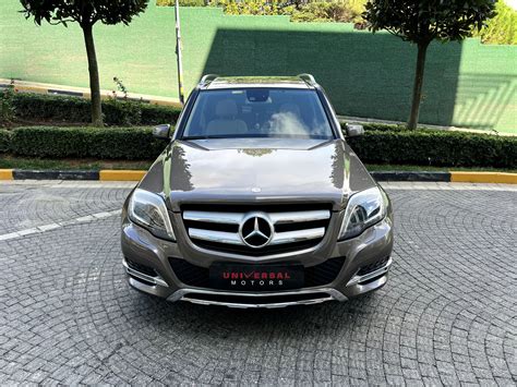 „Mercedes-Benz GLK 220 CDI“ priekinė dalis su 4Matic ženkleliu