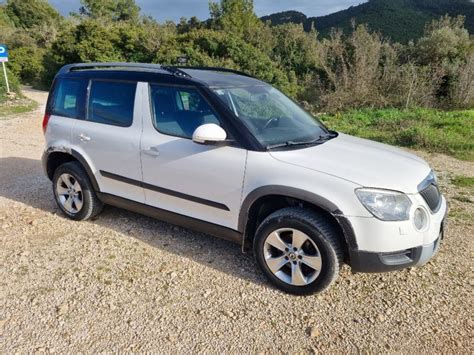 Teminis nuotrauka: Škoda Yeti salonas ir bagažinė