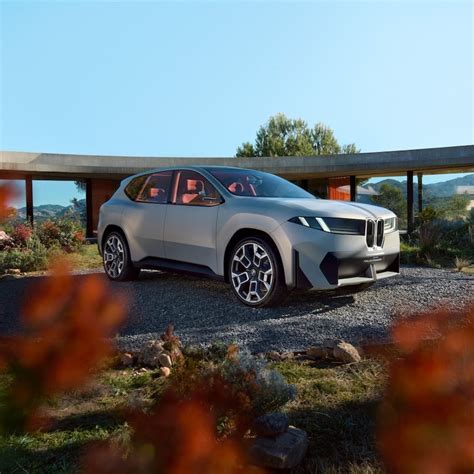 Nuotrauka su įvairiais BMW X serijos modeliais