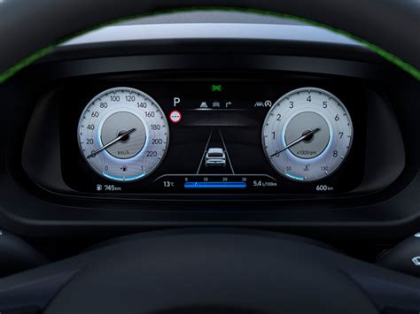 Nuotrauka: automobilio prietaisų skydelis su ventiliacijos ir klimato kontrolės valdikliais.