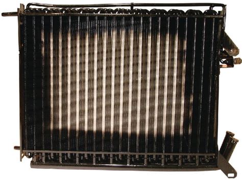 Schematinis automobilio oro kondicionieriaus sistemos vaizdas su pagrindiniais komponentais: kompresorius, kondensatorius, džiovintuvas-filtras, išsiplėtimo vožtuvas, garintuvas.