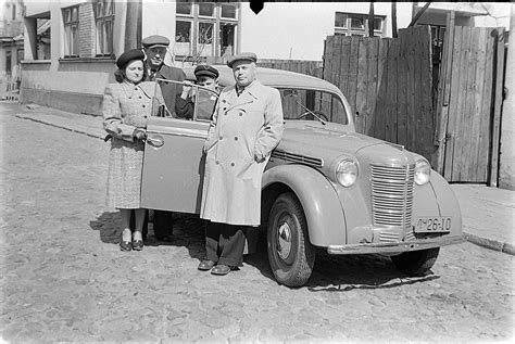Foto: Šeima išsirinkusi elektromobilį