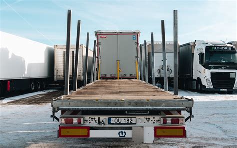 Specifinė transporto priemonė, skirta negabaritinių krovinių gabenimui