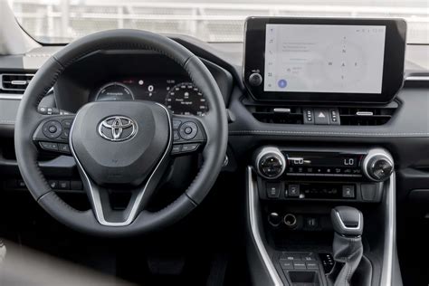 RAV4 Hybrid variklio skyriaus nuotrauka