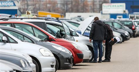 Infografika: veiksniai, darantys įtaką automobilio pervežimo kainai