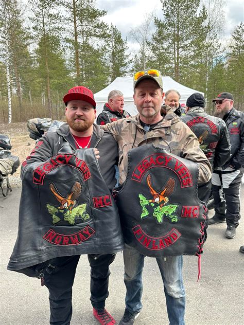 Motociklininkų veteranų klubo „Legacy Vets MC“ narių rikiuotė ir bendrystė