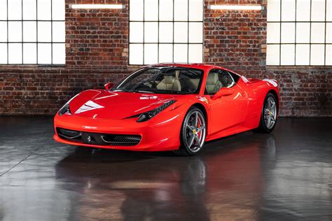 Tematinė nuotrauka: prabangus Ferrari 458 Italia automobilis