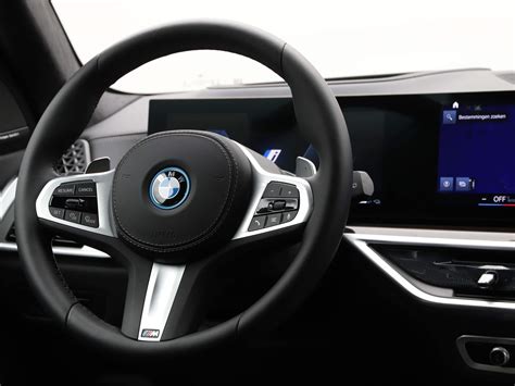 BMW X5 interjero nuotrauka su pavaizduota erdve