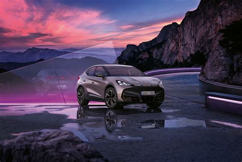 Tematinė iliustracija: Prabangūs superautomobiliai saulėlydžio fone
