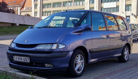 Tematinė Renault Espace III iliustracija, galbūt su variklio skyriaus schema