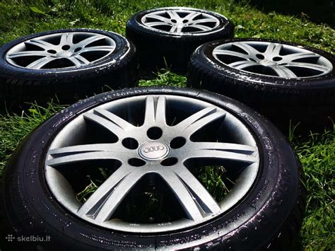 Teminė nuotrauka su įvairiais automobilių ratlankiais