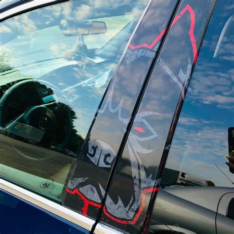 automobilio durelių staktos lipdukas su padangų rekomendacijomis