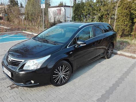 Toyota Avensis T27 prietaisų skydelis