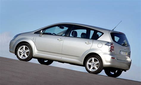 Toyota Corolla Verso modelių palyginimas