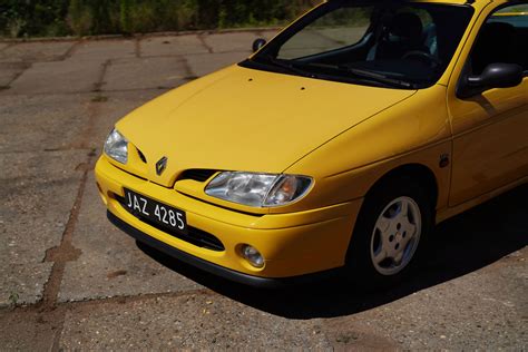 Lentelė su Renault Megane 1997 m. saugiklių paskirtimi