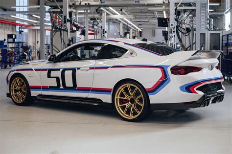 Teminė nuotrauka, vaizduojanti naująjį „BMW 3.0 CSL“.