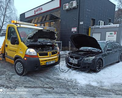automobilio užvedimas laidais