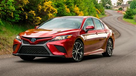 „Toyota Camry“ hibrido išorės aprašymas