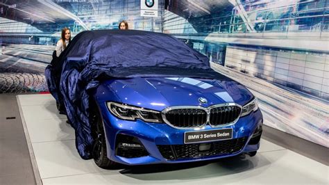 Visų kartų BMW 3 serijos modelių evoliucijos vizualizacija