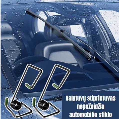 Automobilis su sumontuotais langų deflektoriais lyjant lietui