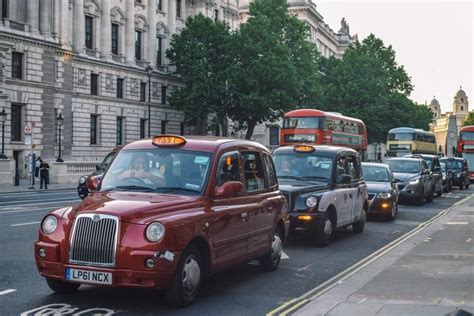 Istorinė nuotrauka: Senovinis Londono taksi