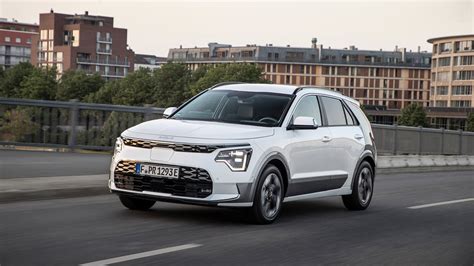 Kia Niro antrosios kartos modelis (baltas)