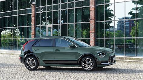Kia Niro antrosios kartos galinė dalis ir žibintai