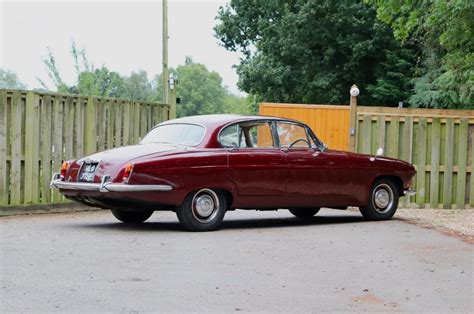 Tematinė nuotrauka: Klasikinis britiškas prabangus automobilis