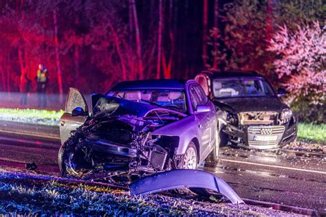 Nuotrauka: Sudaužytų automobilių liekanos po avarijos Kėdainių rajone