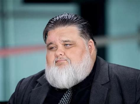 Tematinė nuotrauka: Andrius Navickas dirbantis su lėktuvo varikliu