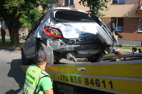 automobilis po avarijos, draudimo eksperto apžiūra