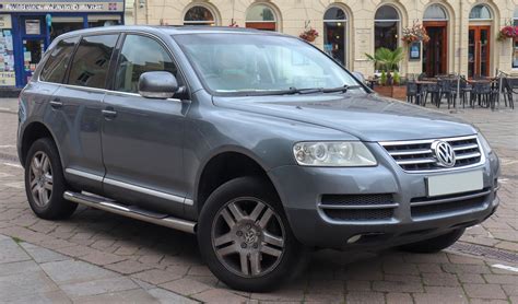 Volkswagen Touareg pirma karta (7L) kelyje