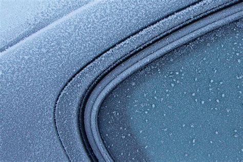 Automobilio durelių triukšmo izoliacijos medžiagų montavimo pavyzdys