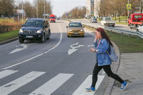 pėsčiųjų perėja prie žiedinės sankryžos
