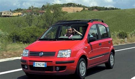 Fiat Panda automobilis mieste, stovintis aikštelėje