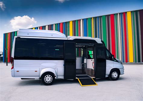 IVECO Daily ACCESS miesto autobuso nuotrauka su žemagrinde platforma