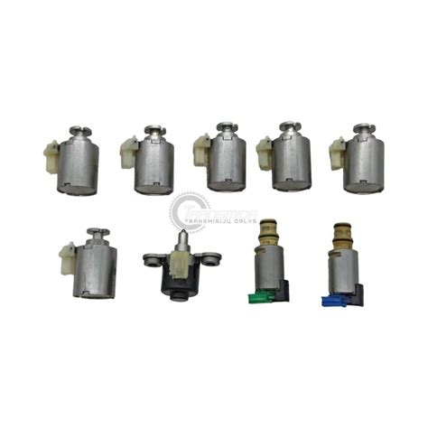 Solenoidų, frikcinių diskų ir filtrų nuotrauka automatinei pavarų dėžei.