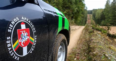 Paveikslas, iliustruojantis pavojingą vairavimą, lenkimą draudžiamose vietose