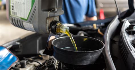 Lentelė su Volkswagen variklių alyvos specifikacijomis ir jų paskirtimi